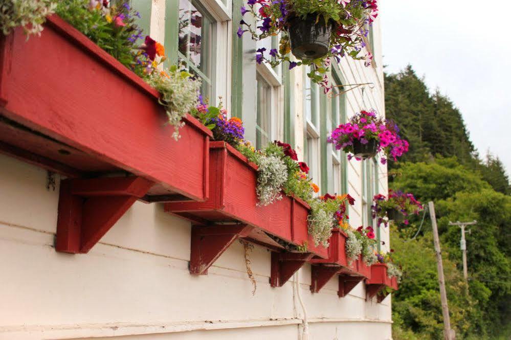 The Historic Requa Inn Klamath Ngoại thất bức ảnh